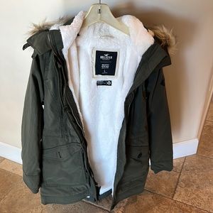 Size L winter coat from Hollister.